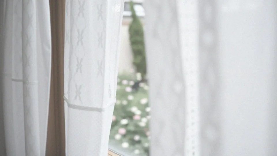 Jak prać białe firanki w pralce? Porady i skuteczne metody